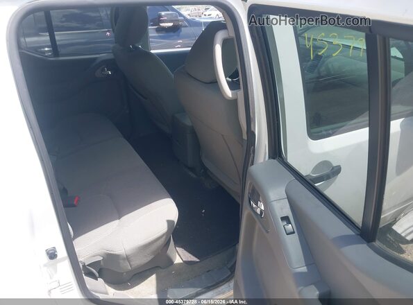 1N6AD0FV3JN703833 2018 NISSAN FRONTIER White VIN sticker view