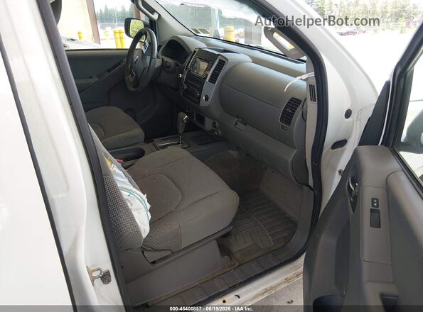 1N6AD0FV7HN725327 2017 NISSAN FRONTIER White Вид салону спереду