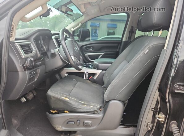 1N6BA1F2XGN509401 2016 NISSAN TITAN Black Front interior view