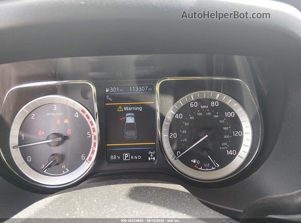 1N6BA1F43KN511095 2019 NISSAN TITAN XD White Vista de los asientos traseros