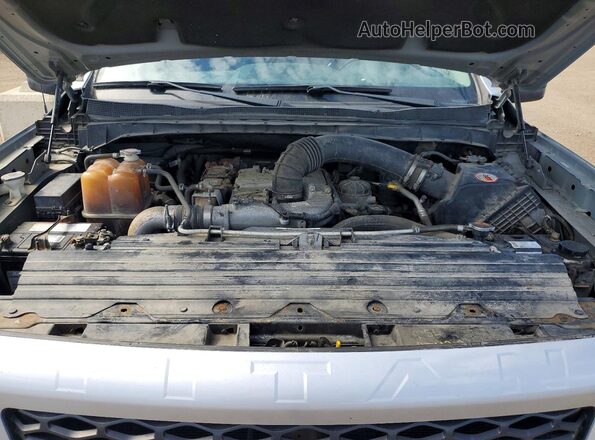 1N6BA1F44HN529503 2017 NISSAN TITAN Gray Вид задньої частини салону