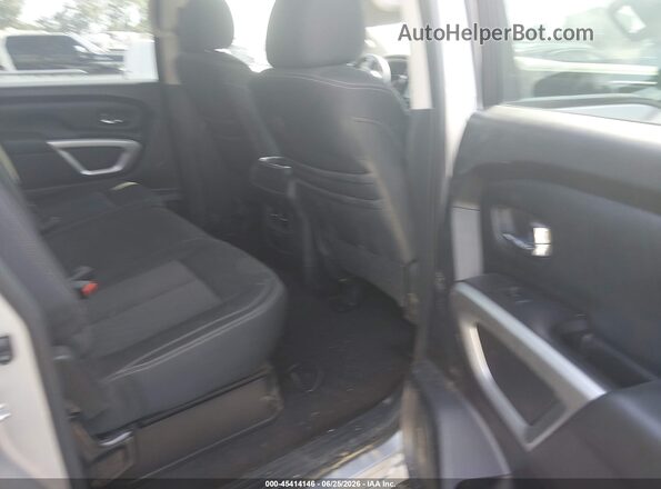1N6BA1F44HN543580 2017 NISSAN TITAN XD Silver VIN კოდის სტიკერის ხედი