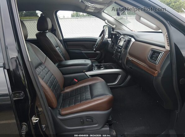 1N6BA1F44HN561268 2017 NISSAN TITAN XD Black Front interior view