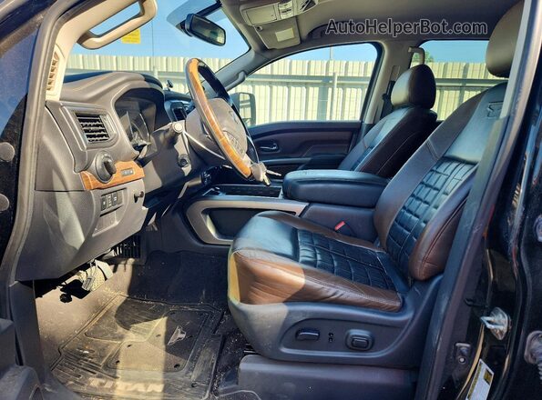 1N6BA1F45HN560615 2017 NISSAN TITAN Black Սալոնի դիմացի տեսք