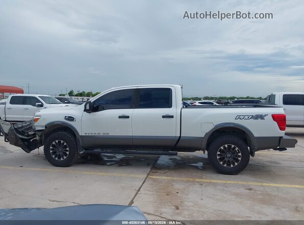 1N6BA1F45KN506867 2019 NISSAN TITAN XD White Սալոնի 360 աստիճան տեսք