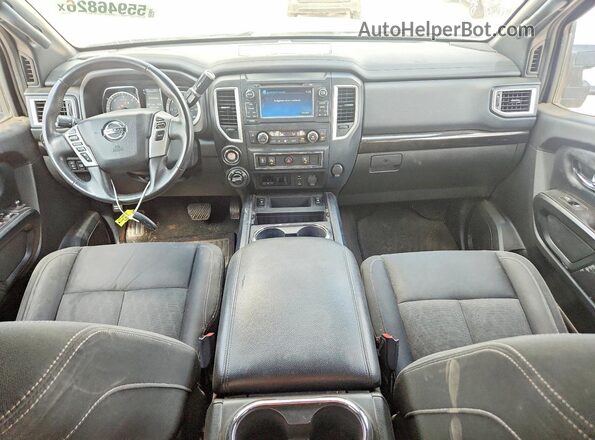 1N6BA1F46JN529458 2018 NISSAN TITAN Серый Вид панели приборов