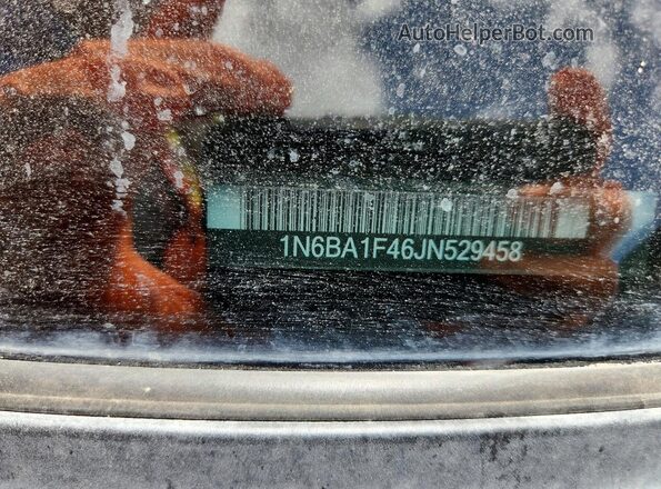 1N6BA1F46JN529458 2018 NISSAN TITAN Серый Вид подкапотного пространства