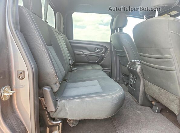1N6BA1F46JN529458 2018 NISSAN TITAN Серый Вид задних сидений