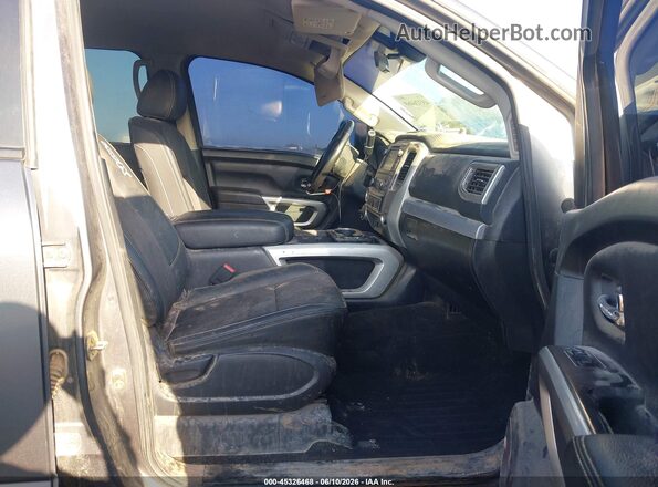 1N6BA1F49JN527266 2018 NISSAN TITAN XD Gray Front interior view