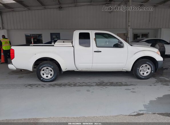 1N6BD0CT2JN712384 2018 NISSAN FRONTIER White Rear interior view