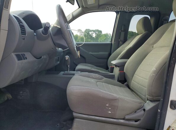 1N6BD0CT4KN719063 2019 NISSAN FRONTIER White Front interior view