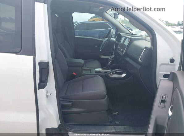 1N6ED1CLXSN602090 2025 NISSAN FRONTIER White Вид салону спереду