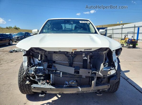 1N6ED1EK2NN683031 2022 NISSAN FRONTIER White Front view