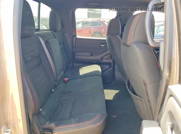 1N6ED1EK7RN618374 2024 NISSAN FRONTIER Gray Vista de los asientos traseros
