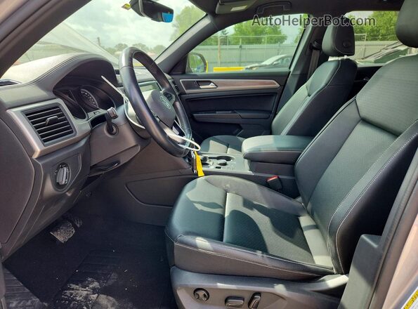 1V26E2CA5LC225186 2020 VOLKSWAGEN ATLAS Gray Front interior view