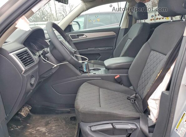 1V2AP2CA1JC547924 2018 VOLKSWAGEN ATLAS Silver Front interior view