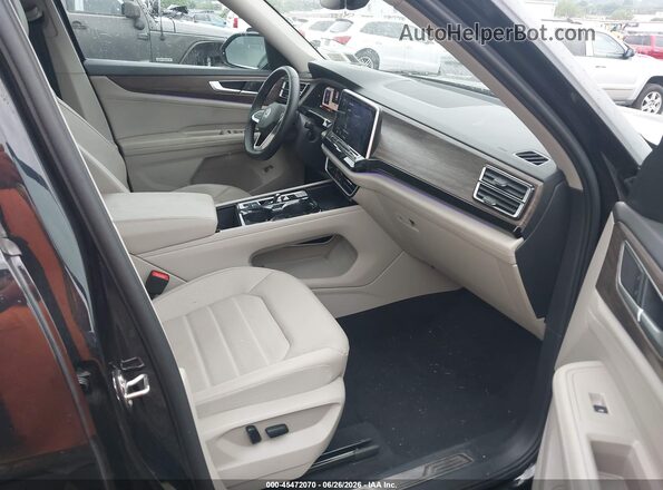 1V2BR2CA5SC570591 2025 VOLKSWAGEN ATLAS Black Front interior view