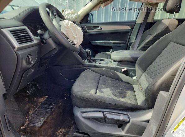 1V2BR2CA6JC500287 2018 VOLKSWAGEN ATLAS Серебряный Вид салона спереди