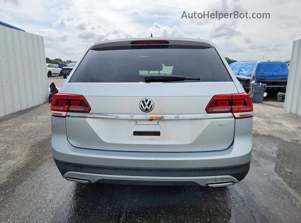 1V2BR2CA6JC500287 2018 VOLKSWAGEN ATLAS Серебряный Вид сзади
