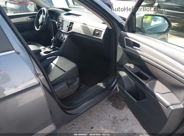1V2CP2CA8JC599639 2018 VOLKSWAGEN ATLAS Blue Вид салону спереду
