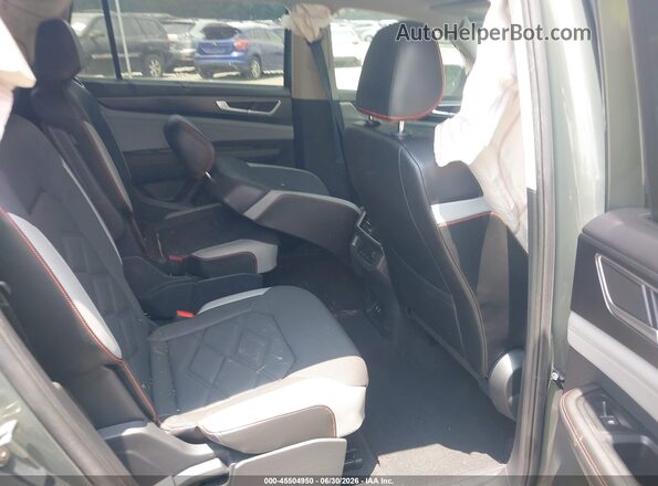 1V2CR2CA2RC574290 2024 VOLKSWAGEN ATLAS Green Vista de la etiqueta del VIN