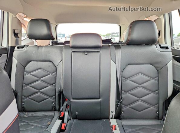 1V2CR2CA3SC551476 2025 VOLKSWAGEN ATLAS Белый Вид задних сидений