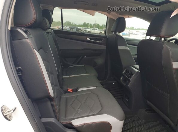 1V2CR2CA5SC550250 2025 VOLKSWAGEN ATLAS White უკანა სალონის ხედი