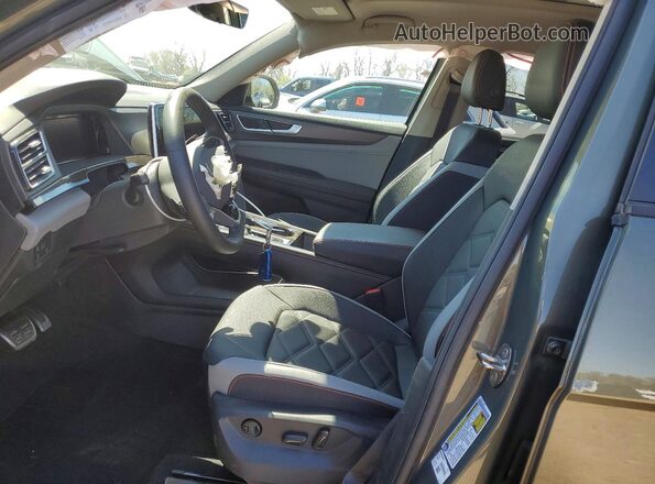 1V2CR2CA5SC564701 2025 VOLKSWAGEN ATLAS Зеленый Вид салона спереди