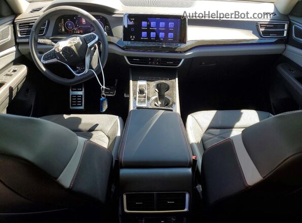 1V2CR2CA5SC564701 2025 VOLKSWAGEN ATLAS Зеленый Вид панели приборов