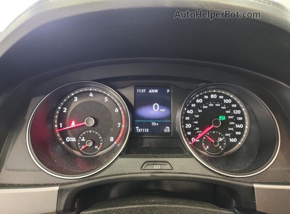 1V2CR2CA9JC565283 2018 VOLKSWAGEN ATLAS Silver Vista del cuadro de instrumentos