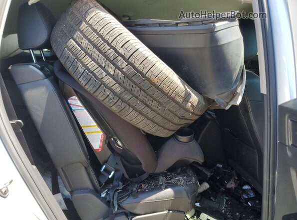 1V2DP2CA5JC599487 2018 VOLKSWAGEN ATLAS Silver 