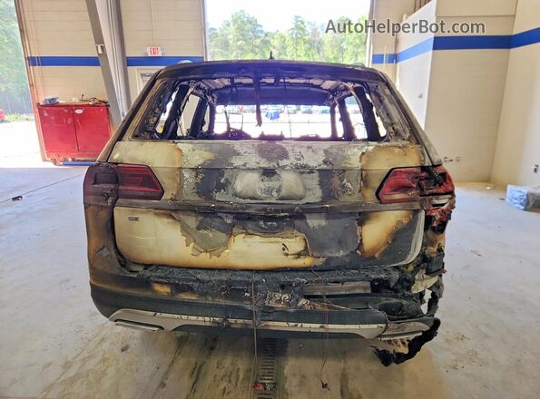 1V2DR2CA1JC561393 2018 VOLKSWAGEN ATLAS White Вид ззаду