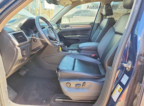 1V2ER2CA6JC526675 2018 VOLKSWAGEN ATLAS Blue Вид салону спереду