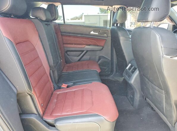 1V2FE2CA2NC200037 2022 VOLKSWAGEN ATLAS Gray Rear interior view