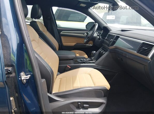 1V2FE2CA2NC225391 2022 VOLKSWAGEN ATLAS Blue Вид салону спереду