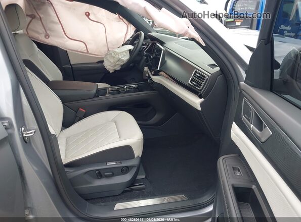 1V2FE2CA8SC202726 2025 VOLKSWAGEN ATLAS Silver Вид салону спереду