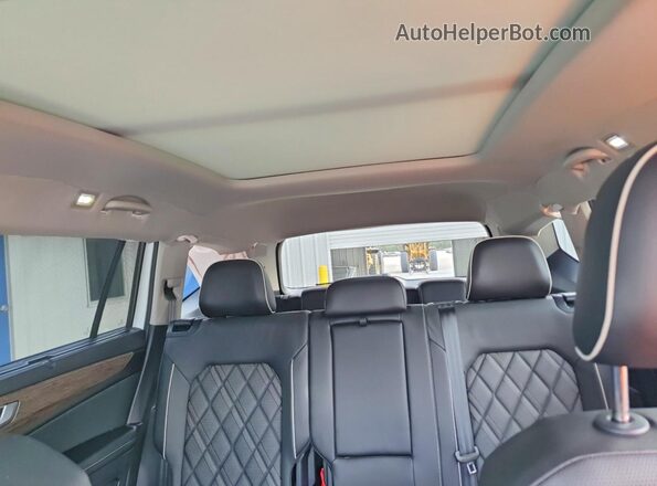 1V2FR2CA9RC530770 2024 VOLKSWAGEN ATLAS White Rear seats view