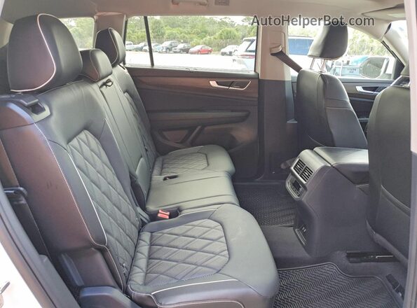 1V2FR2CA9RC530770 2024 VOLKSWAGEN ATLAS White Rear interior view