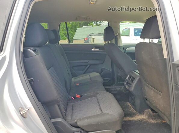 1V2GR2CA4JC551194 2018 VOLKSWAGEN ATLAS Silver Rear interior view