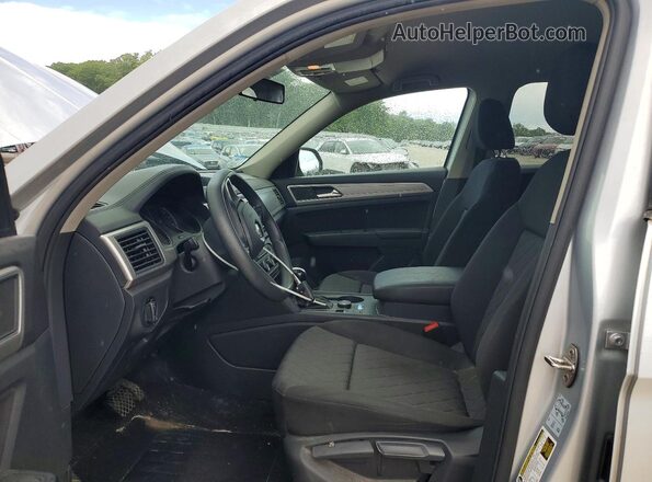 1V2GR2CA4JC551194 2018 VOLKSWAGEN ATLAS Silver Front interior view