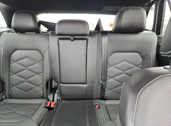 1V2HE2CA0RC219670 2024 VOLKSWAGEN ATLAS Черный Вид задних сидений