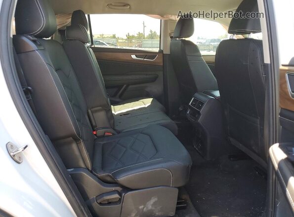 1V2HN2CA8TC523689 2026 VOLKSWAGEN ATLAS White Rear seats view