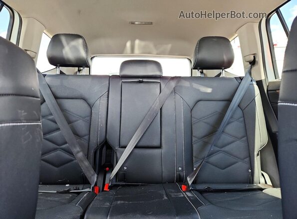 1V2HR2CA3SC503546 2025 VOLKSWAGEN ATLAS White Rear seats view