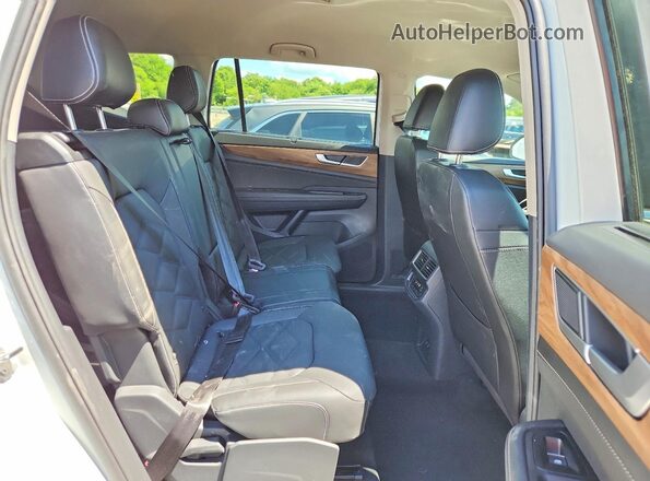 1V2HR2CA3SC503546 2025 VOLKSWAGEN ATLAS White Rear interior view