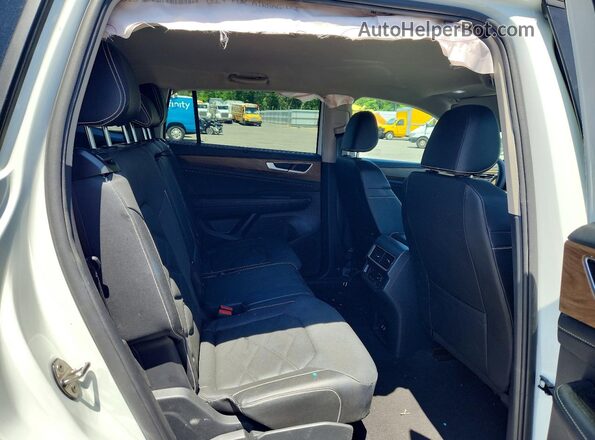 1V2HR2CA4SC523501 2025 VOLKSWAGEN ATLAS White Rear interior view