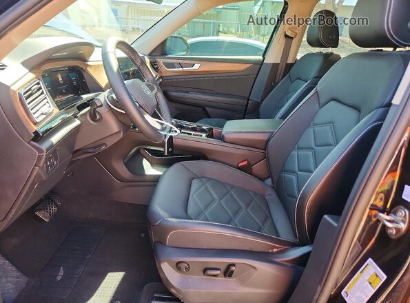 1V2JR2CA2RC622104 2024 VOLKSWAGEN ATLAS Black Вид салону спереду