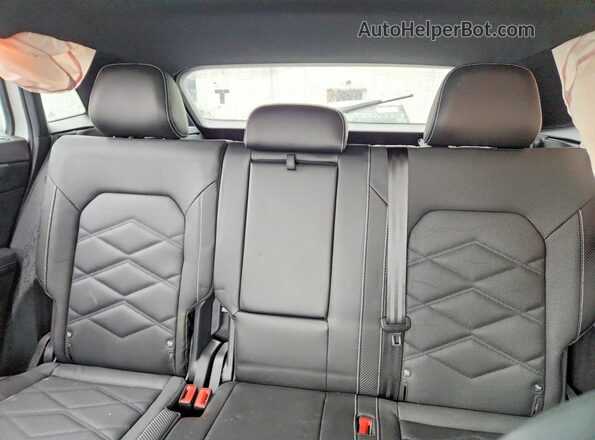 1V2KE2CA1RC263358 2024 VOLKSWAGEN ATLAS White Հետևի նստատեղերի տեսք