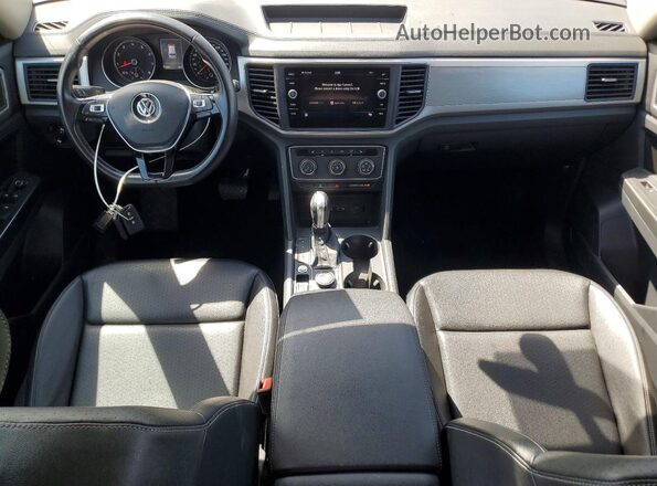 1V2KR2CA3JC505057 2018 VOLKSWAGEN ATLAS Black Dashboard view