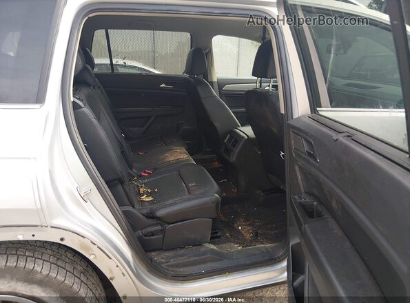 1V2KR2CA3JC574301 2018 VOLKSWAGEN ATLAS Silver VIN კოდის სტიკერის ხედი