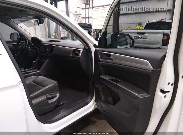 1V2KR2CA5JC586403 2018 VOLKSWAGEN ATLAS White Vista interior delantera
